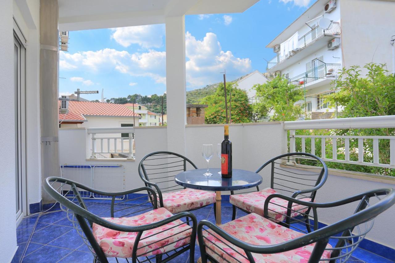 Apartments By The Sea Podgora, Makarska - 18918 المظهر الخارجي الصورة